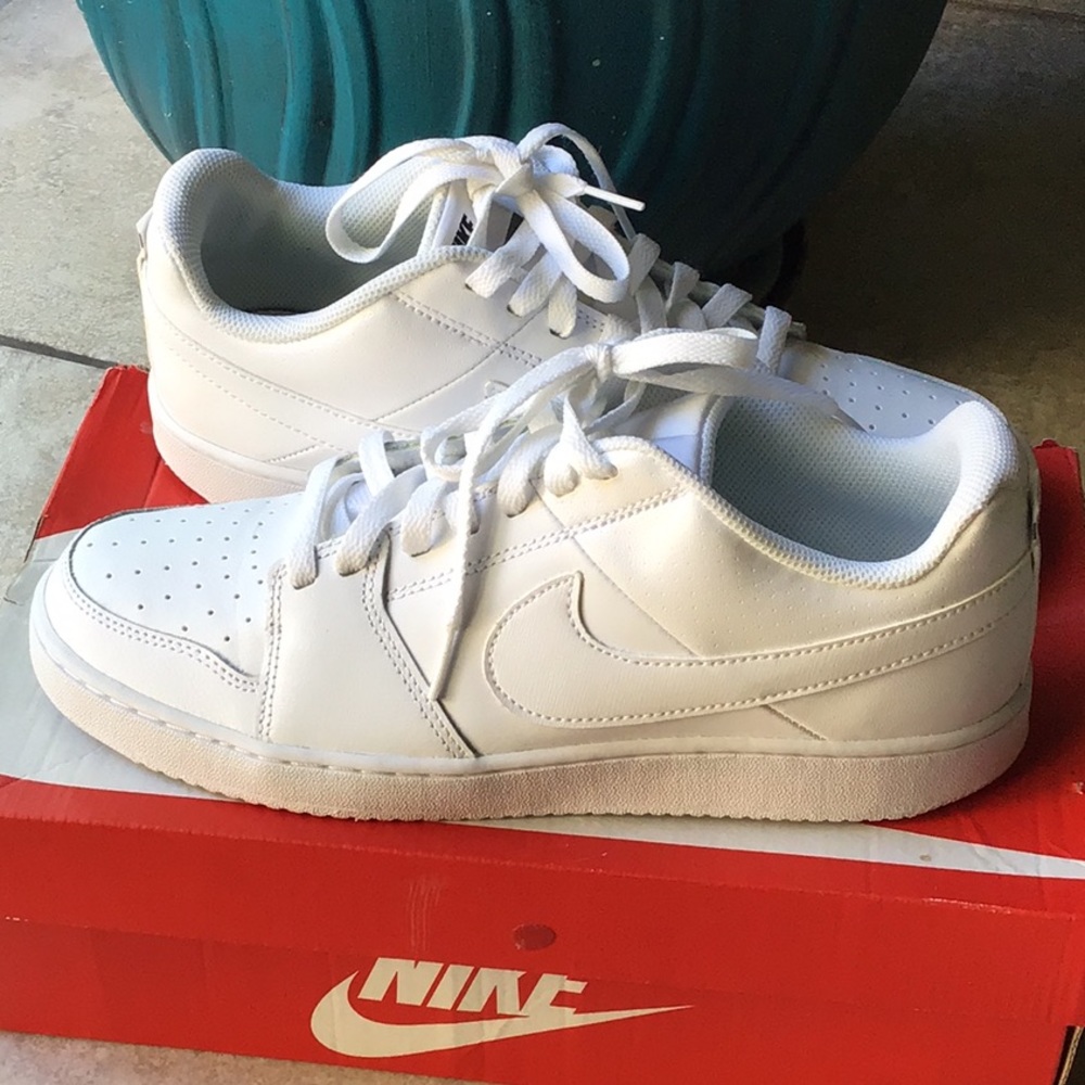 Men’s Nike Backboard II